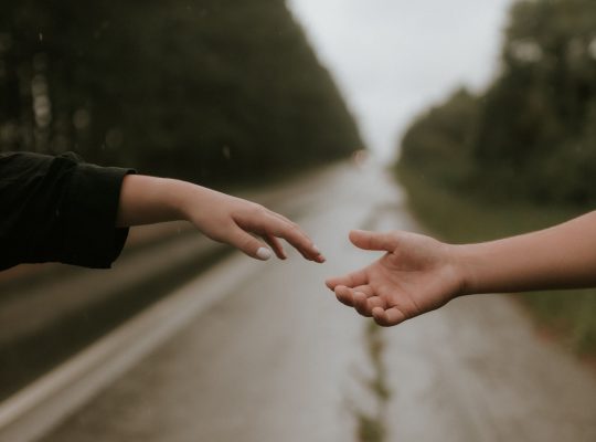 Cómo ayudar a un familiar con adicción sin caer en la codependencia